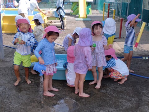 みずをくむ水槽