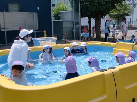 プール気持ちいい