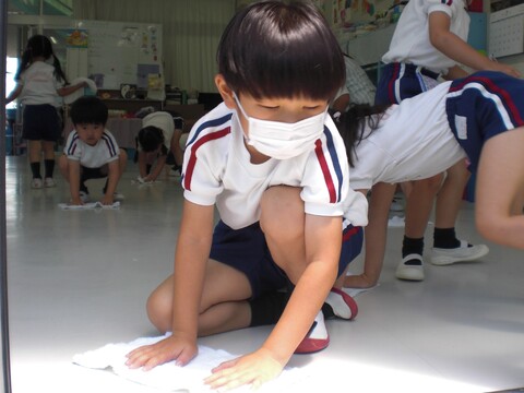 床もピカピカに☆