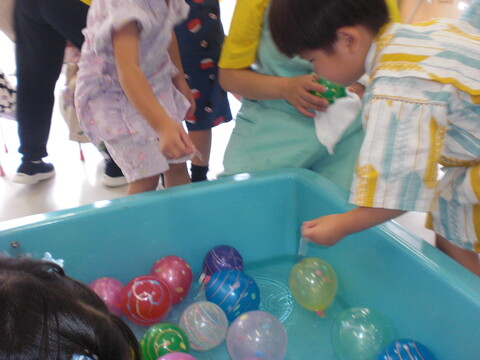 どのヨーヨーを釣ろうかな