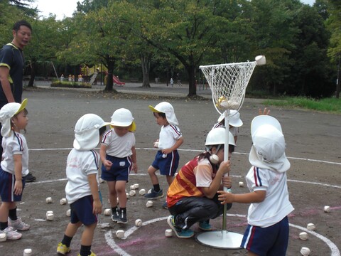 年少さんの玉入れ