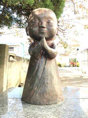 みんなを見守るののさま（ほとけさま）